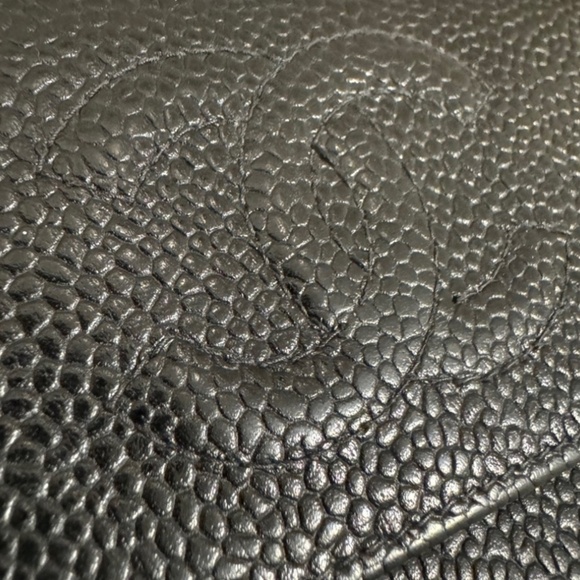 Chanel Caviar Compact Wallet - Picture 2 of 7